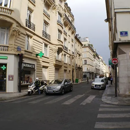 Studio Between Invalides & Elysees باريس