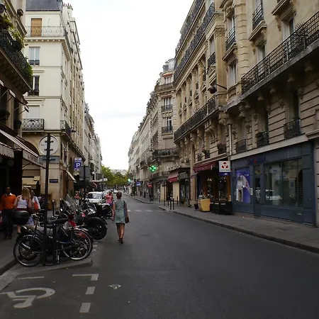 Studio Between Invalides & Elysees Paris
