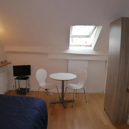 Apartment Studio Between Invalides & Elysees Paris